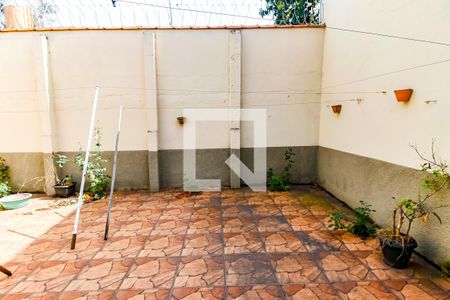 Casa à venda com 250m², 3 quartos e 3 vagas Casa à venda com 250m², 3 quartos e 3 vagasQuintal