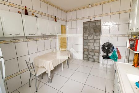 Casa à venda com 250m², 3 quartos e 3 vagas Casa à venda com 250m², 3 quartos e 3 vagasCozinha - Armários