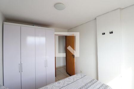 Quarto 2 de apartamento para alugar com 2 quartos, 60m² em Mutondo, São Gonçalo