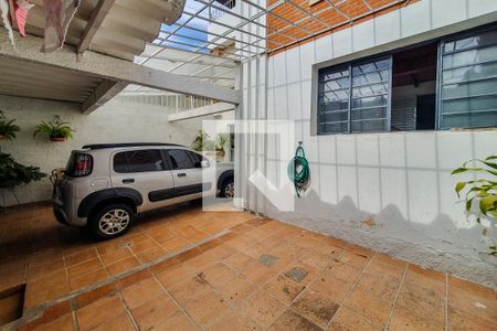 Garagem de casa à venda com 3 quartos, 2600m² em Vila São José, São Paulo