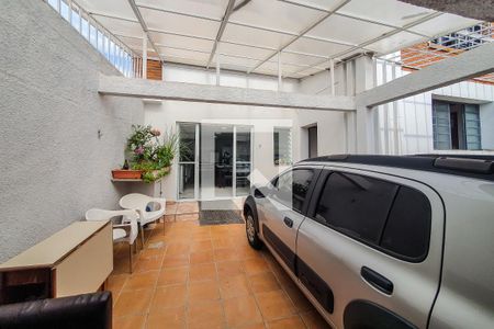 Garagem de casa à venda com 3 quartos, 2600m² em Vila São José, São Paulo