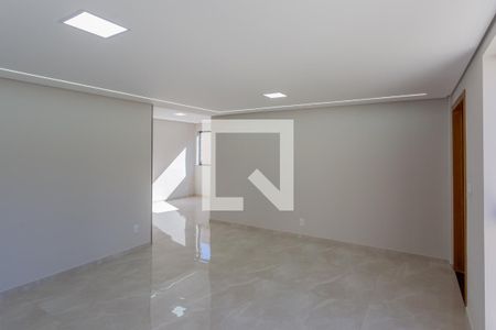 Sala de casa à venda com 4 quartos, 178m² em Planalto, Belo Horizonte