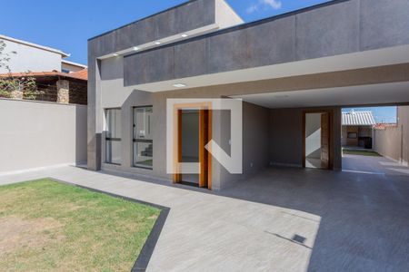 Varanda de casa à venda com 4 quartos, 178m² em Planalto, Belo Horizonte