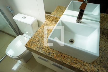 Banheiro de apartamento à venda com 3 quartos, 298m² em Padre Eustáquio, Belo Horizonte