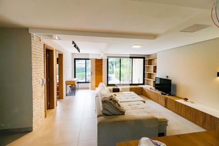 Casa de condomínio à venda com 210m², 4 quartos e 4 vagasSala