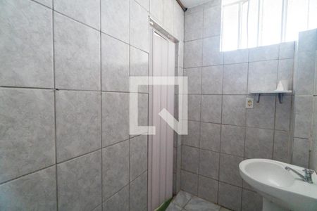 Banheiro de casa para alugar com 1 quarto, 40m² em Vila Guarani, São Paulo