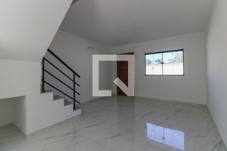 Sala de casa de condomínio para alugar com 2 quartos, 120m² em Vargem Grande, Rio de Janeiro