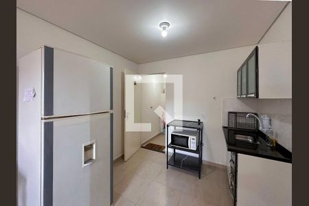 Cozinha de kitnet/studio para alugar com 0 quarto, 22m² em Jardim Aeroporto, São Paulo