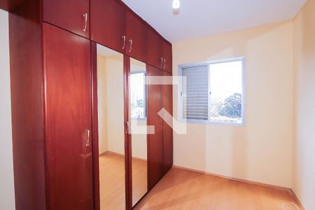 Quarto de apartamento à venda com 2 quartos, 60m² em Jardim Cláudia, São Paulo