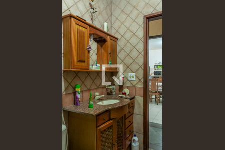 Banheiro de casa de condomínio à venda com 3 quartos, 403m² em Itanhangá, Rio de Janeiro