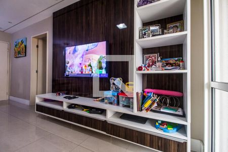 Sala de TV de apartamento para alugar com 3 quartos, 94m² em Jardim Tupanci, Barueri