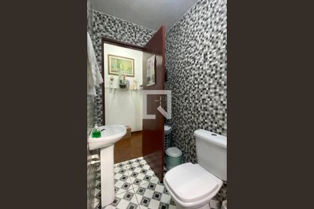 Banheiro 1 de casa à venda com 3 quartos, 250m² em Jardim Esperança, Barueri