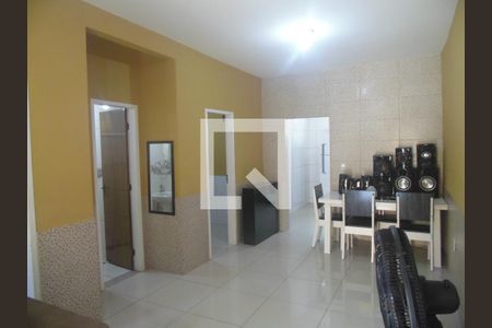 Sala de casa para alugar com 3 quartos, 45m² em São Cristóvão, Salvador