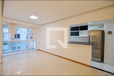 Apartamento à venda com 70m², 2 quartos e 1 vagaSala