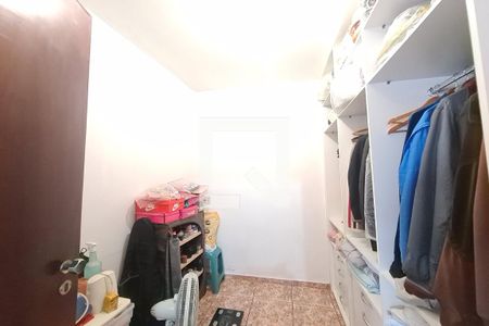 Closet da suíte de casa para alugar com 2 quartos, 267m² em Vila Antonieta, São Paulo