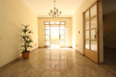 Sala de casa à venda com 3 quartos, 295m² em Carlos Prates, Belo Horizonte
