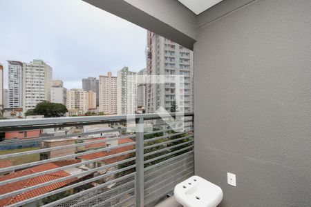 Varanda de kitnet/studio para alugar com 1 quarto, 27m² em Jardim das Acácias, São Paulo