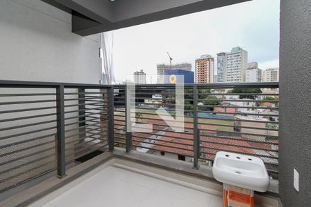 Varanda de kitnet/studio para alugar com 1 quarto, 27m² em Jardim das Acácias, São Paulo