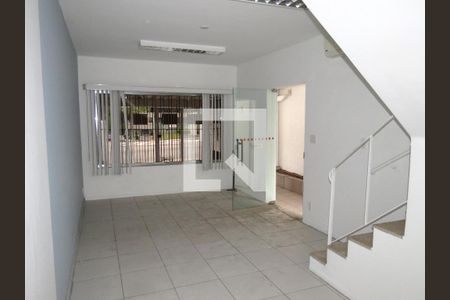 Casa à venda com 90m², 2 quartos e 2 vagasSala