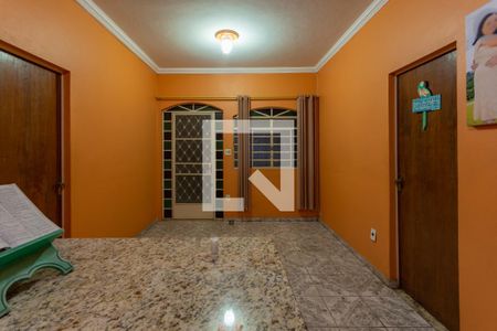 Sala 2 de casa para alugar com 6 quartos, 200m² em Minas Caixa, Belo Horizonte