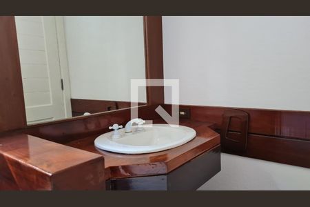 Lavabo da sala de casa para alugar com 3 quartos, 888m² em Auxiliadora, Porto Alegre