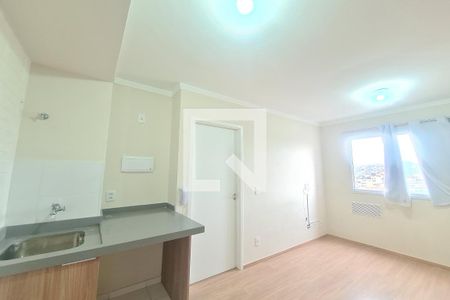 Sala/Cozinha de apartamento para alugar com 1 quarto, 25m² em Cidade Satelite Santa Barbara, São Paulo