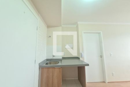 Sala/Cozinha de apartamento para alugar com 1 quarto, 25m² em Cidade Satelite Santa Barbara, São Paulo