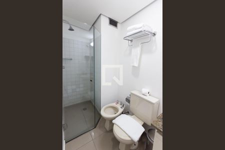 Banheiro de apartamento para alugar com 1 quarto, 47m² em Itaim Bibi, São Paulo