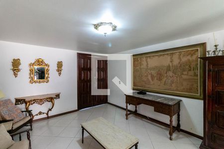 Sala de casa à venda com 4 quartos, 360m² em Álvaro Camargos, Belo Horizonte