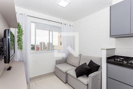 Sala/Cozinha de apartamento à venda com 2 quartos, 33m² em Parque Fongaro, São Paulo