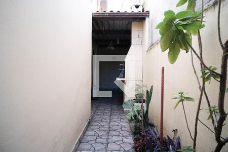Corredor de casa à venda com 3 quartos, 100m² em Jardim Eliane, São Paulo