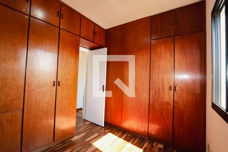 Quarto de apartamento para alugar com 3 quartos, 60m² em Jardim Bonfiglioli, São Paulo