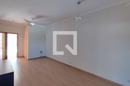 Sala de Estar e Jantar de casa para alugar com 3 quartos, 138m² em Jardim Ibirapuera, Campinas