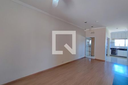 Sala de Estar e Jantar de casa para alugar com 3 quartos, 138m² em Jardim Ibirapuera, Campinas