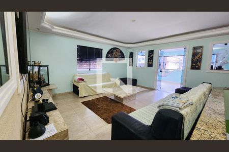 Sala de casa para alugar com 6 quartos, 174m² em Marapé, Santos