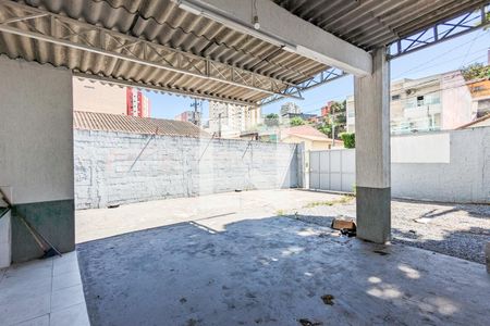 Casa para alugar com 132m², 2 quartos e 7 vagas Casa para alugar com 132m², 2 quartos e 7 vagasQuintal