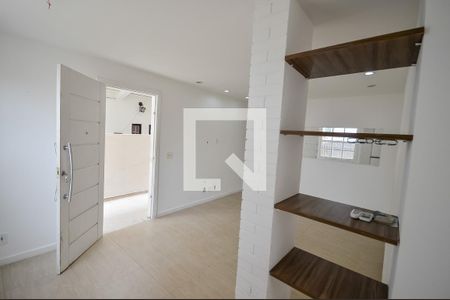 Sala de casa de condomínio à venda com 2 quartos, 78m² em Grajaú, Rio de Janeiro