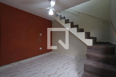 Sala de casa para alugar com 2 quartos, 70m² em Vila Antonieta, São Paulo