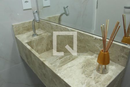 Lavabo de apartamento para alugar com 2 quartos, 65m² em Cambuí, Campinas