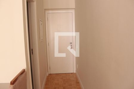 Corredor da sala de apartamento à venda com 2 quartos, 65m² em Cambuí, Campinas