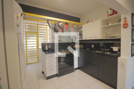 Cozinha de apartamento à venda com 3 quartos, 80m² em Petrópolis, Porto Alegre