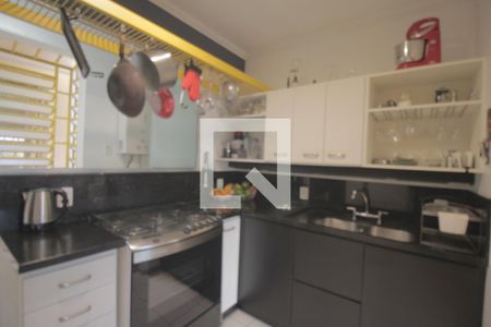 Cozinha de apartamento à venda com 3 quartos, 80m² em Petrópolis, Porto Alegre