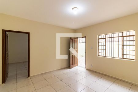 Sala de casa para alugar com 2 quartos, 95m² em Parque Peruche, São Paulo