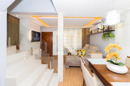 Sala de casa de condomínio para alugar com 3 quartos, 109m² em Centro, Canoas
