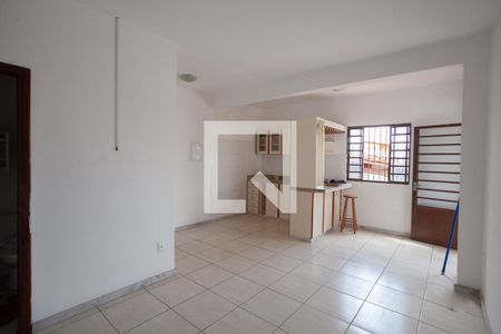 Sala de casa à venda com 2 quartos, 360m² em Copacabana , Belo Horizonte