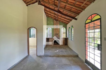 Casa à venda com 130m², 2 quartos e 5 vagas Casa à venda com 130m², 2 quartos e 5 vagasSala