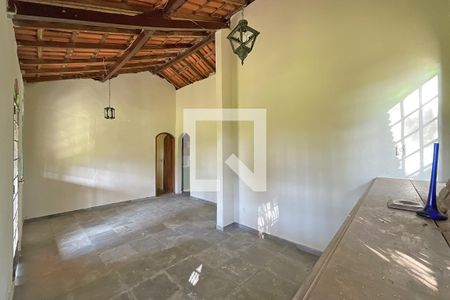Casa à venda com 130m², 2 quartos e 5 vagas Casa à venda com 130m², 2 quartos e 5 vagasSala