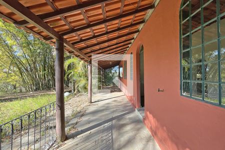 Casa à venda com 130m², 2 quartos e 5 vagas Casa à venda com 130m², 2 quartos e 5 vagasvaranda