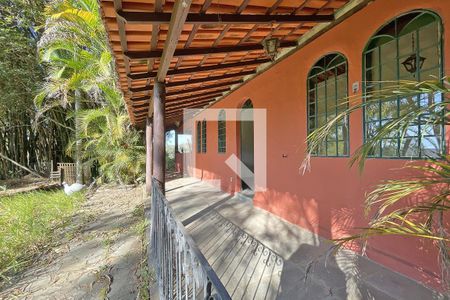 Casa à venda com 130m², 2 quartos e 5 vagas Casa à venda com 130m², 2 quartos e 5 vagasÁrea Externa