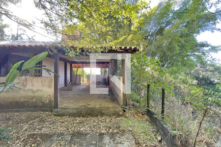 Casa à venda com 130m², 2 quartos e 5 vagas Casa à venda com 130m², 2 quartos e 5 vagasGaragem